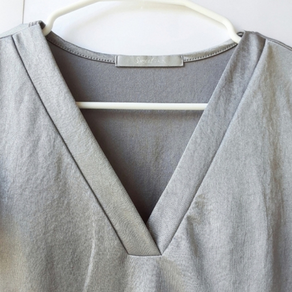 SWEET RAIN Ruffled Sleeves V-Neck Shimmery Blouse Size Large - Picture 3 of 8